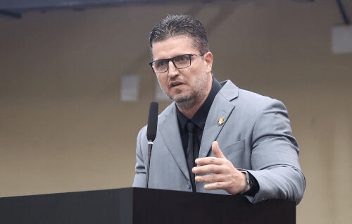 Vereador quer proibir linguagem neutra em Cuiabá-MT