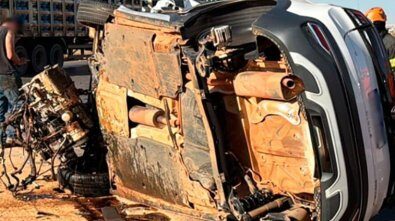 Acidente entre Nivus e carreta mata homem e fere mulher em MT