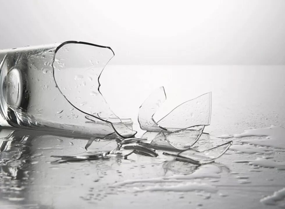 Garoto joga copo de vidro em padrasto e salva mãe de agressão em MT