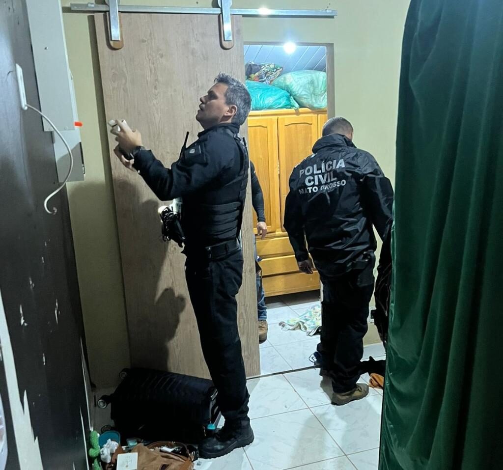 Polícia deflagra quatro operações simultâneas contra facção criminosa em MT