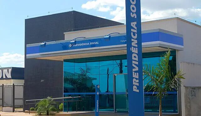 Justiça libera R$ 2,3 bilhões para atrasados do INSS; veja como consultar