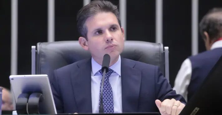 Motta defende emendas parlamentares e critica criminalização do mecanismo