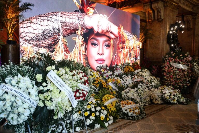 Famosos e familiares se despedem de Preta Gil no Rio