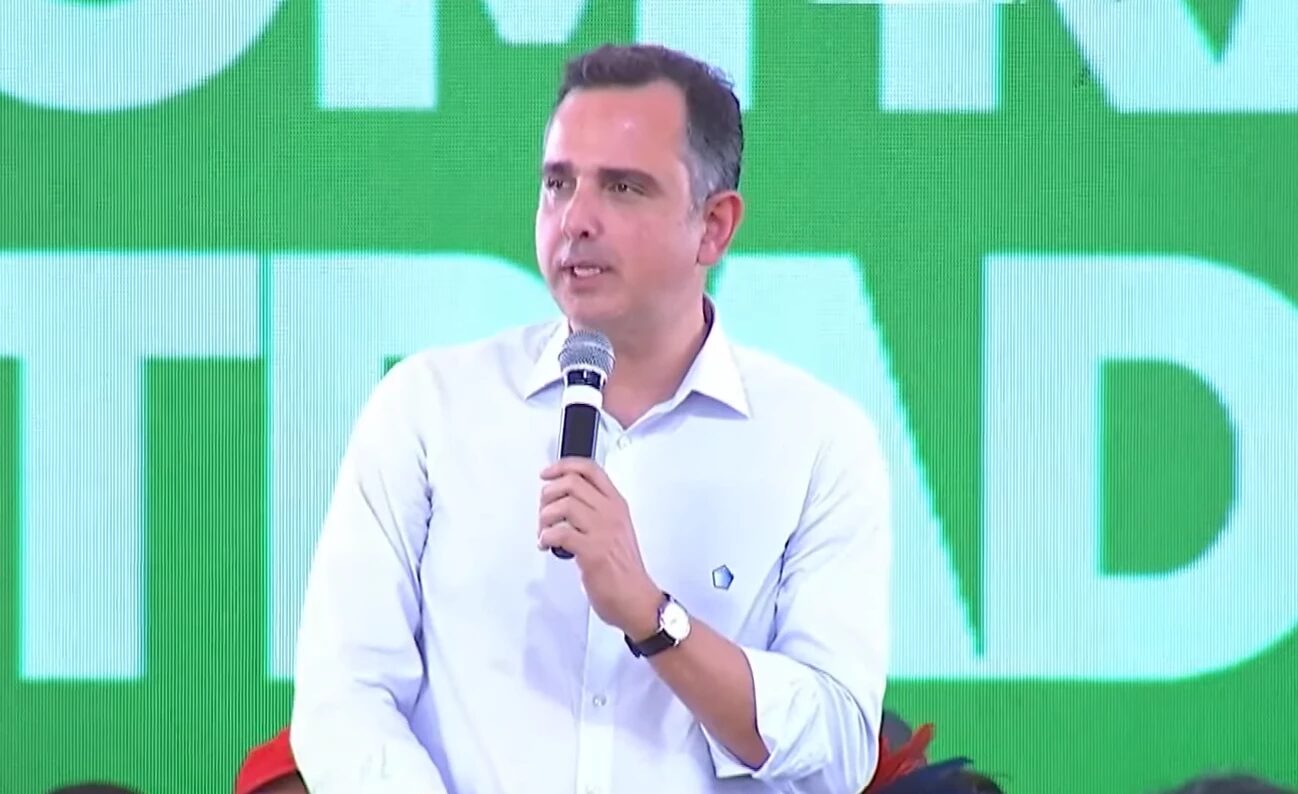 Em ato com Lula em MG, Pacheco ataca anistia do 8 de janeiro