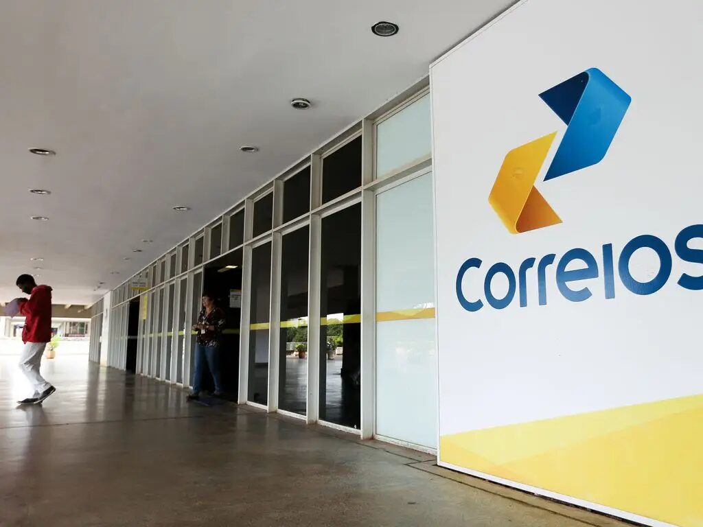 Em crise, Correios suspendem licitação de R$ 380 milhões em publicidade