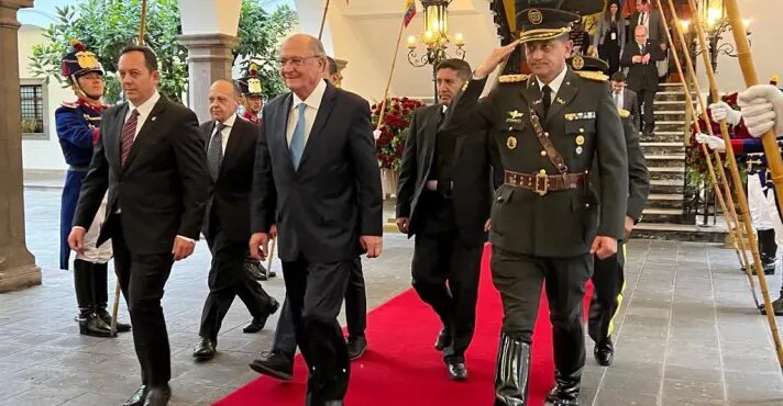 Venezuela volta a cobrar imposto sobre produtos brasileiros e ameaça acordo