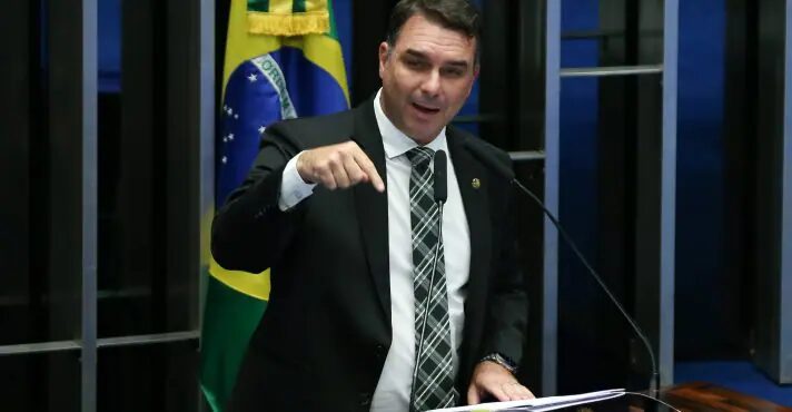 ‘Com Bolsonaro na eleição, problema com os EUA acaba’, diz Flávio