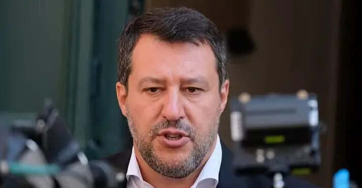 Vice-primeiro-ministro da Itália quer visitar Carla Zambelli na prisão