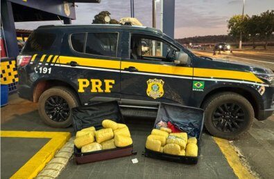 PRF flagra duas traficantes com 29 kg de supermaconha em ônibus