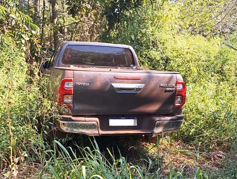 Hilux Roubada é Encontrada Abandonada em Mata na Zona Rural de Juscimeira-MT