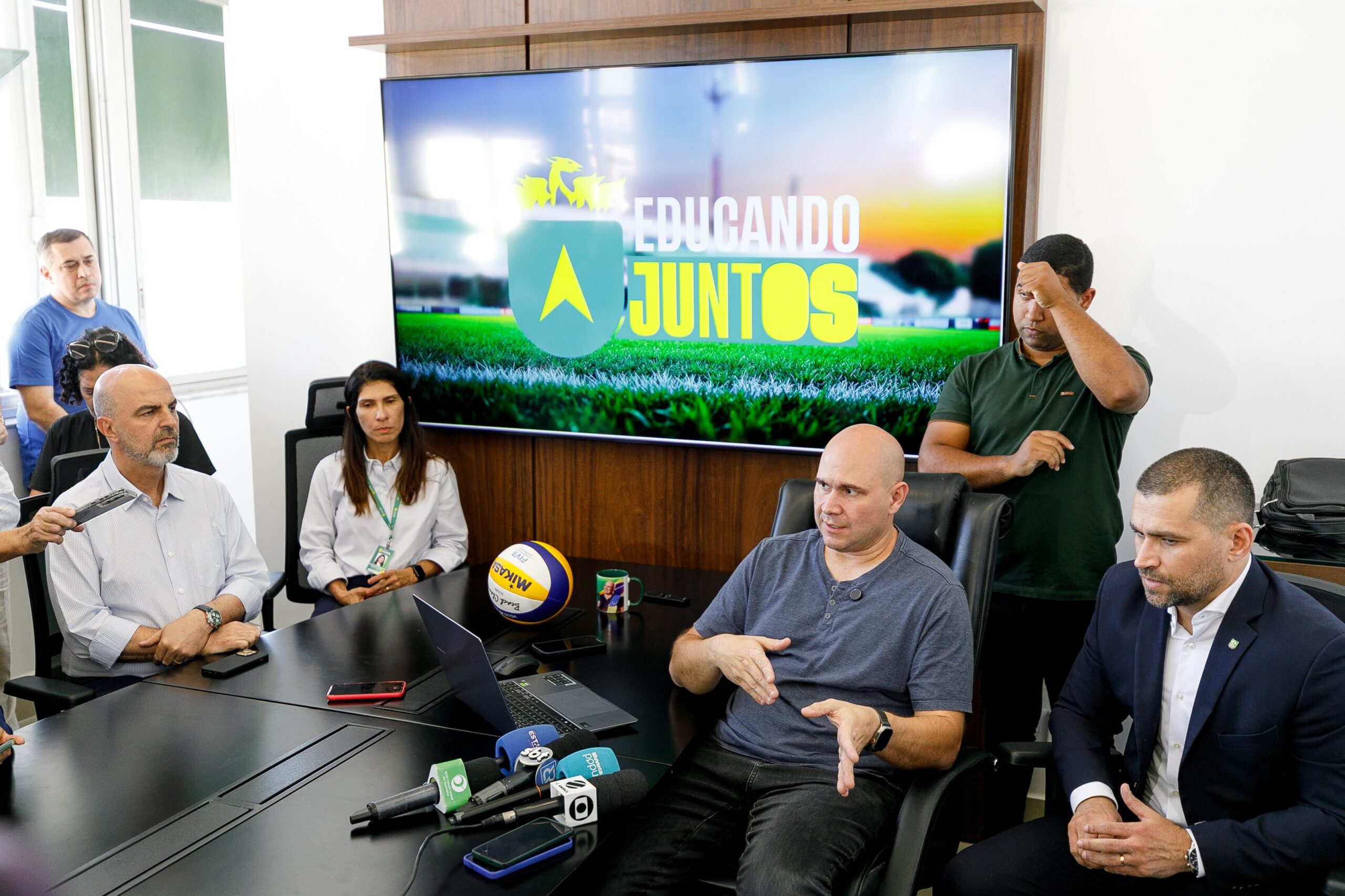 Prefeito de Cuiabá anuncia união das secretarias de Educação, Esporte e Cultura