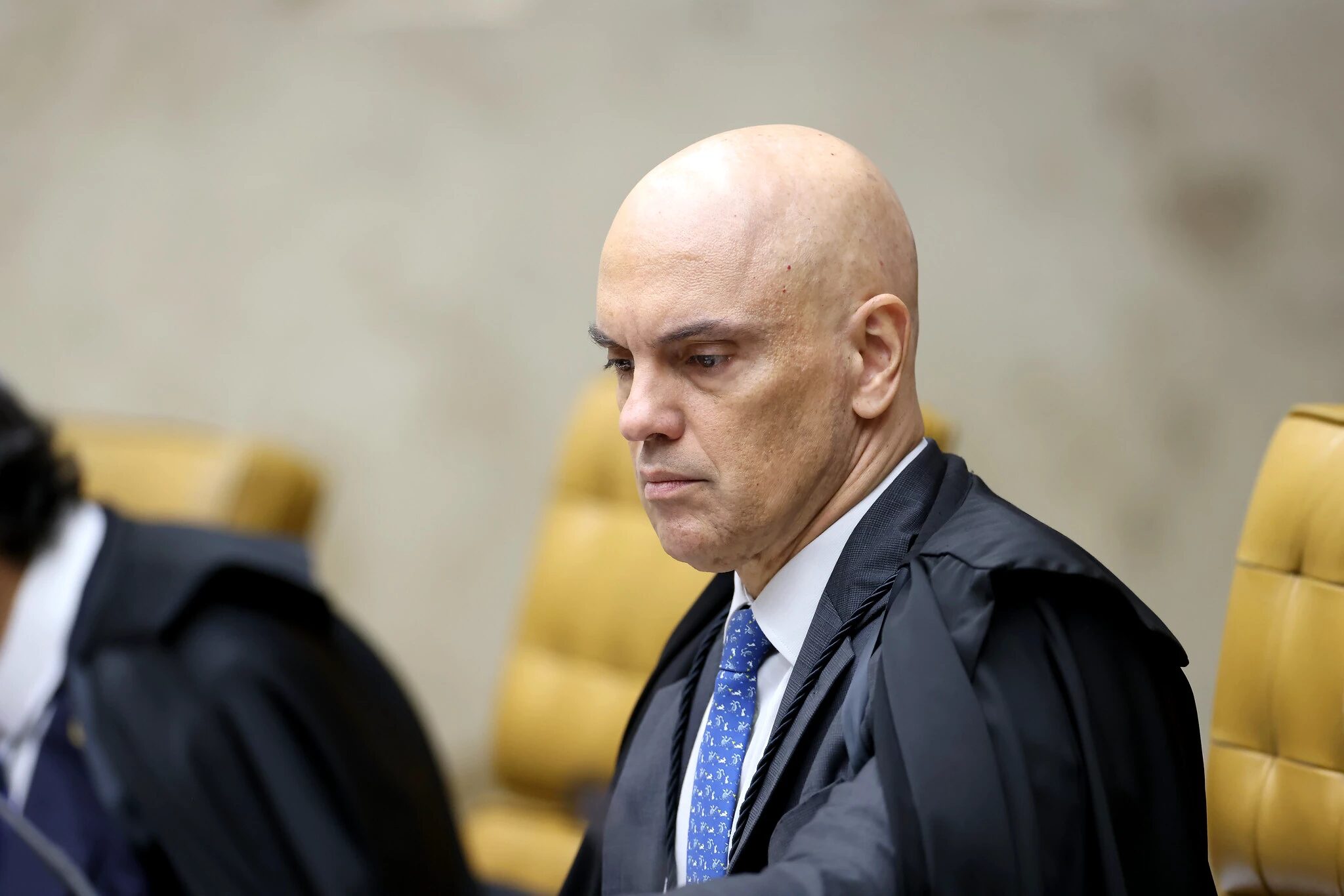 Funcionário do alto escalão dos EUA alerta “aliados de Moraes”