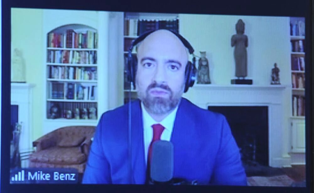 Ex-secretário dos EUA diz que Globo inflou dados da Covid