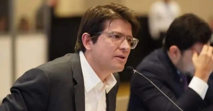 Colômbia: morre Miguel Uribe, pré-candidato baleado durante discurso