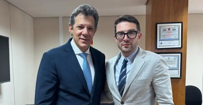 Filho de George Soros tem reunião com Haddad e políticos de esquerda