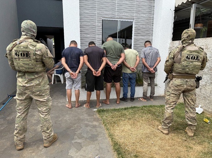 Dois cabos da PM são presos por ajudar na fuga de ladrões de banco em MT