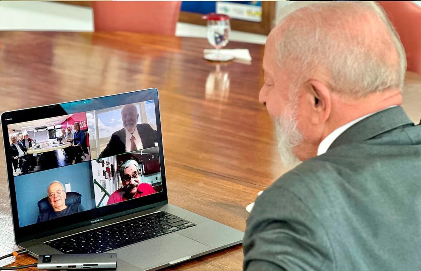 PT vai dar treinamento com big techs para a militância digital