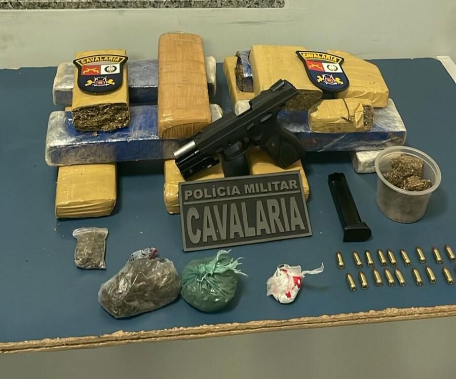 PM prende homem em flagrante com arma de fogo e tabletes de maconha