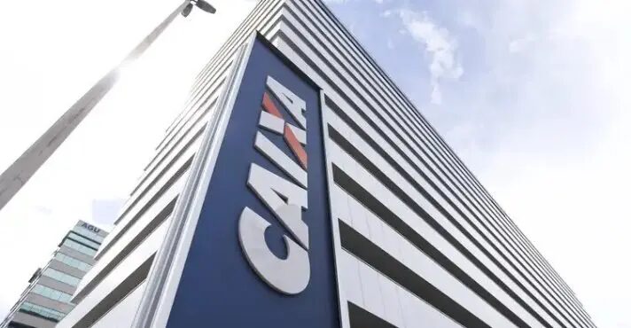 Caixa se manifesta sobre contrato milionário com jornalista que festejou assassinato de Charlie Kirk