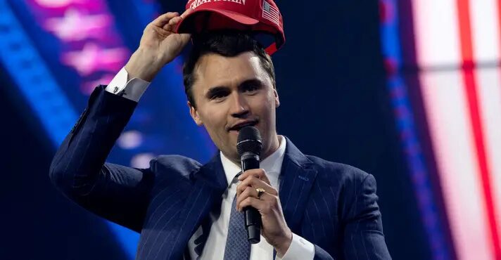 Cerimônia de despedida de Charlie Kirk reúne líderes republicanos neste domingo