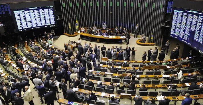 Sob pressão, governo Lula libera R$ 2,2 bi em emendas Pix para o Congresso