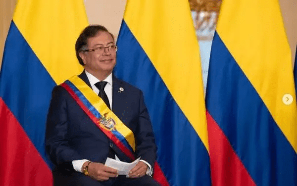 Com visto cancelado, Petro acusa EUA de violarem direito internacional