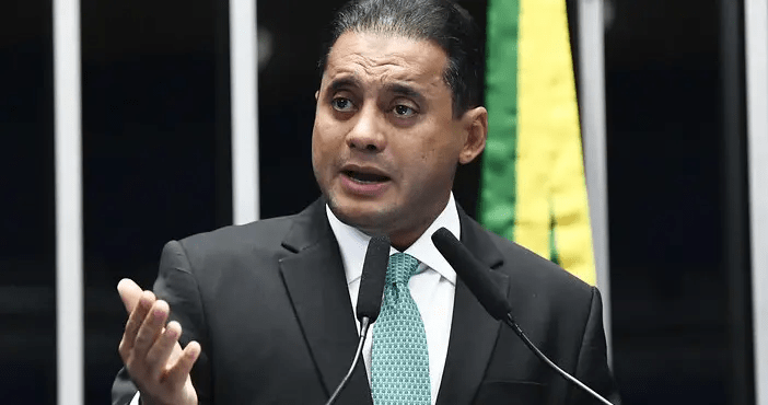 Senador da base do governo entra na mira da CPMI do INSS