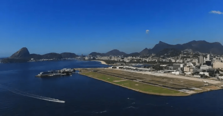 Vazamento de óleo no Aeroporto Santos Dumont provoca atrasos em voos