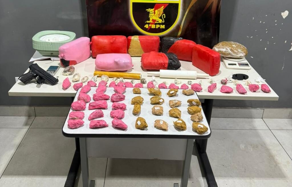Polícia Militar prende casal por tráfico e apreende oito tabletes mais 68 porções de super maconha