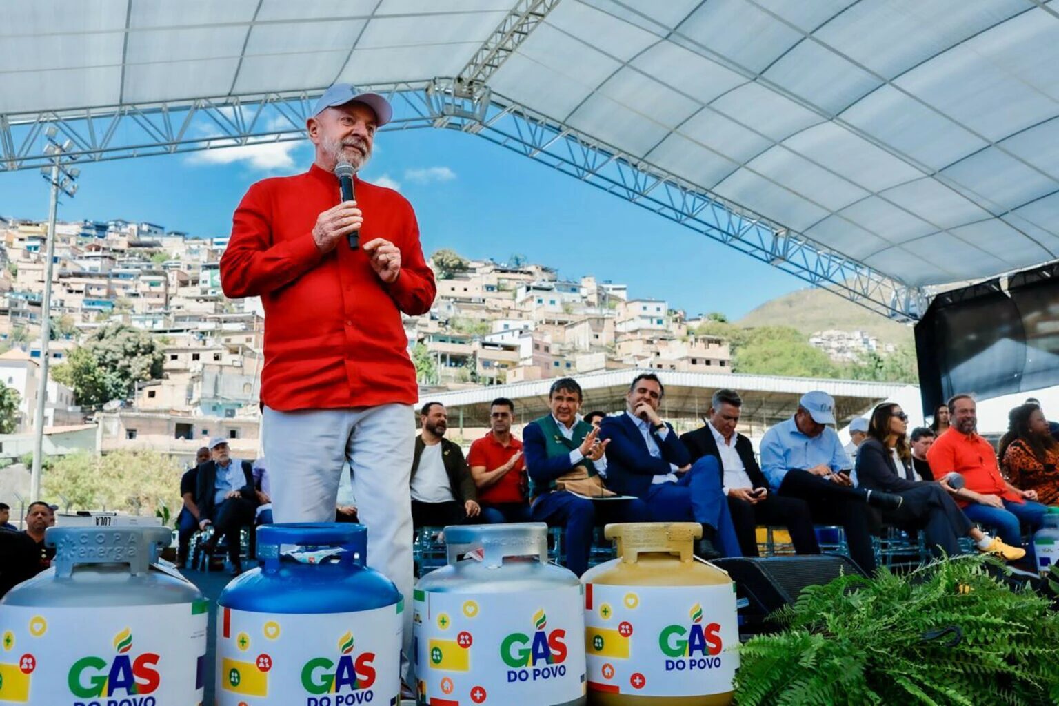 Lula defende que ‘muitos tenham pouco dinheiro’ para país evoluir