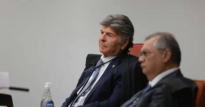 ‘Fux dá aula de Direito’ no julgamento de Bolsonaro, diz Zucco