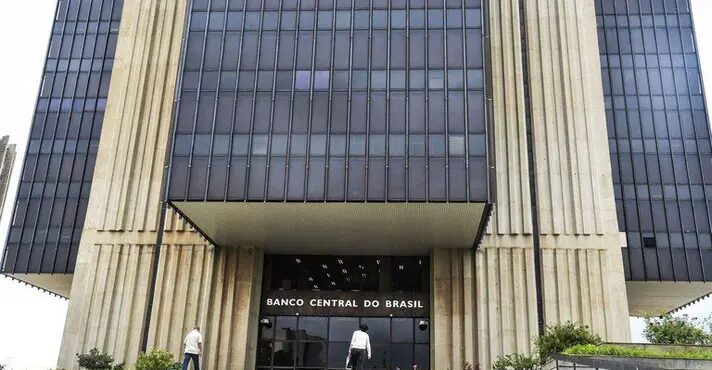 Banco Central planeja regulamentação gradual da IA no setor financeiro