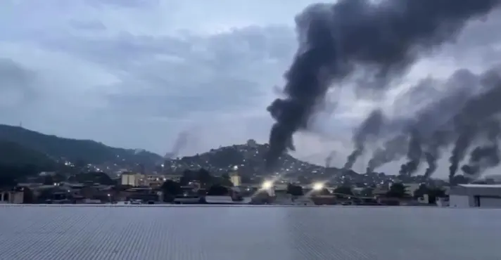Embaixada dos EUA emite alerta sobre confrontos no Rio; ruas amanhecem desbloqueadas