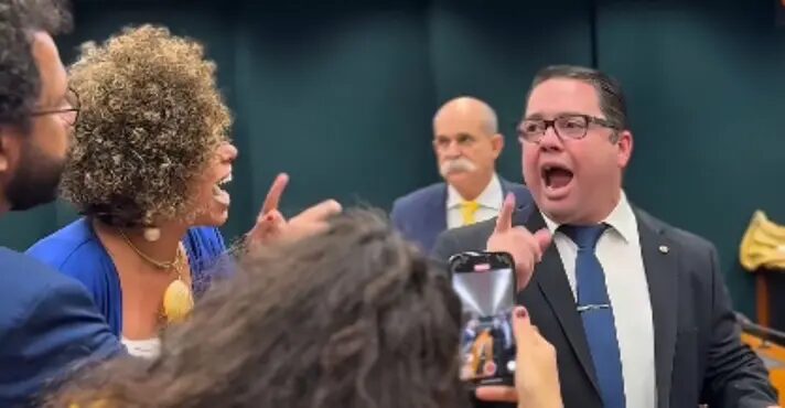 Discussão entre deputados do Psol e do PL marca sessão sobre operação no Rio