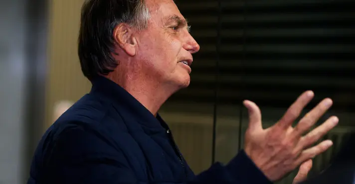 Defesa de Bolsonaro se pronuncia sobre prisão: ‘Profunda perplexidade’