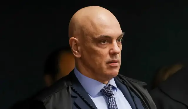 Moraes convoca Primeira Turma do STF para analisar prisão de Bolsonaro
