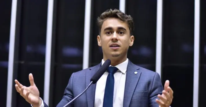 Nikolas reage a condenação por ‘transfobia’: ‘Virou crime chamar homem de homem’