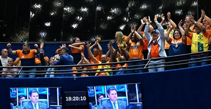 ‘Pauta-bomba’: Senado aprova aposentadoria integral para agentes de saúde 