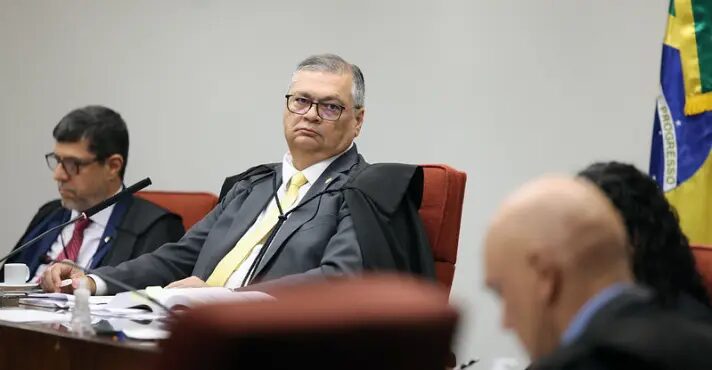 Jurista explica por que cumprimento de pena agora por Bolsonaro e outros condenados é ilegal