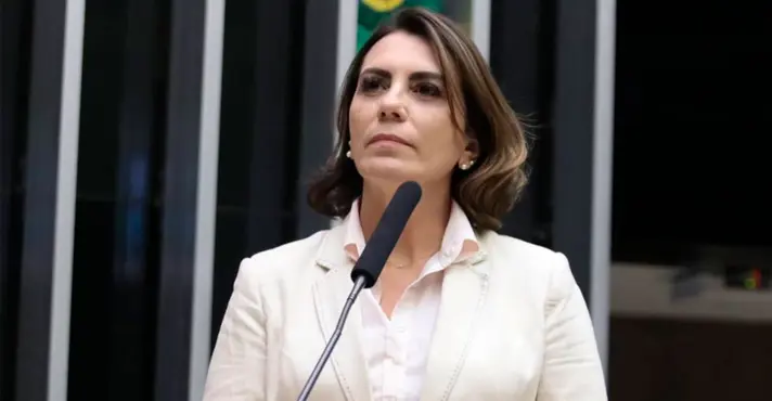 Mais de 40 deputados tentam revogar decreto de Lula sobre educação inclusiva