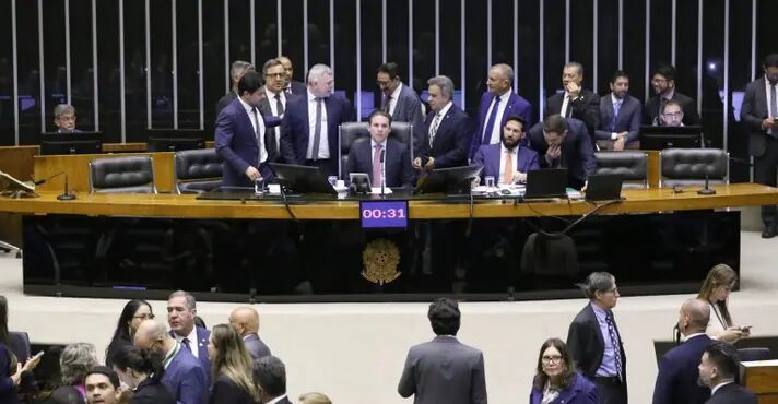 Câmara aprova taxa sobre streaming, e oposição reage ao ‘PL da Globo’