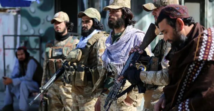 Talibã reivindica explosão que matou 12 pessoas no Paquistão