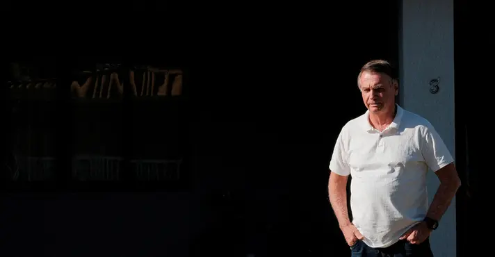 Recuperação de Bolsonaro inclui fisioterapia e ajustes de medicação, diz boletim