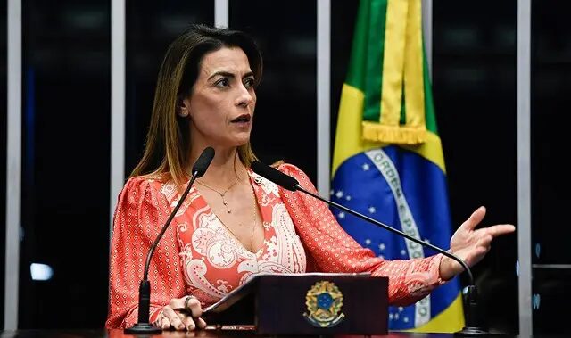Soraya Thronicke é flagrada em loja de luxo com lobista preso pela PF