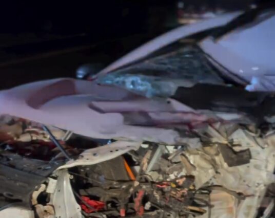 Motorista de 26 anos destrói carro em acidente e morre em MT