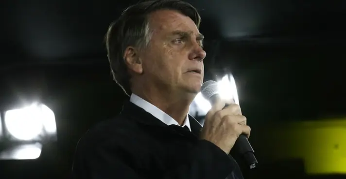 Depois de queda, Bolsonaro vai fazer novos exames