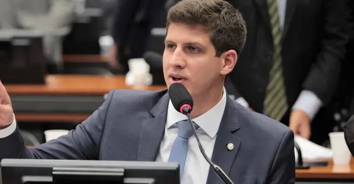João Campos é alvo de pedido de impeachment