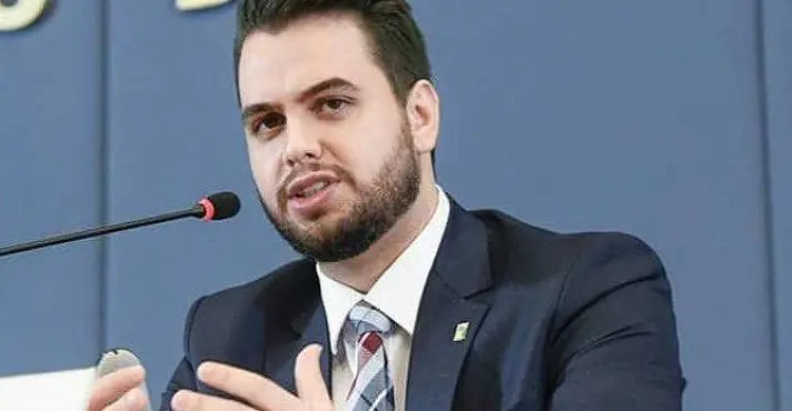 Prisão de Filipe Martins antecipa cumprimento da pena, diz advogado