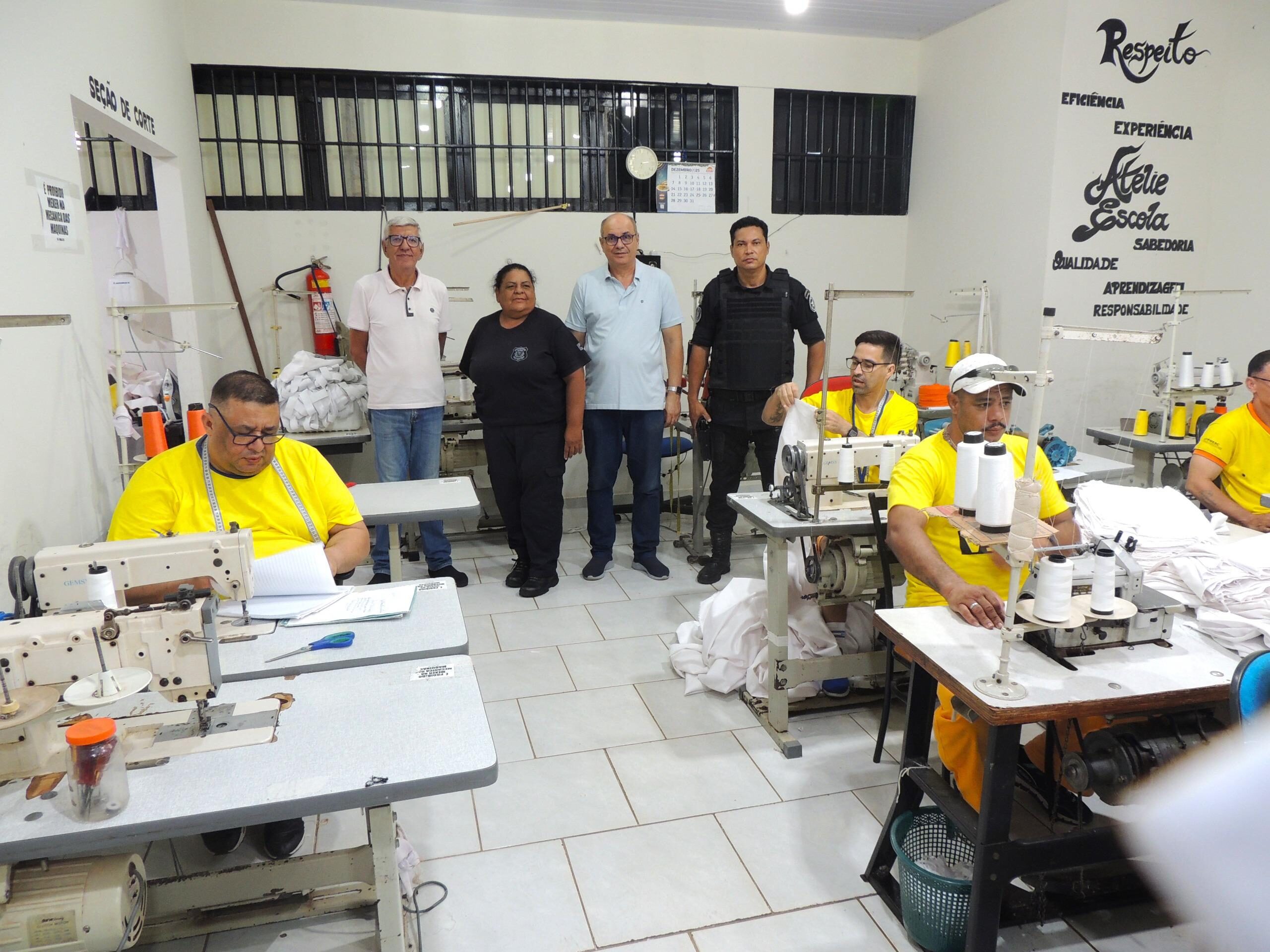 Neles Farias visita a Mata Grande, conhece oficinas e elogia modelo de ressocialização com trabalho e estudo