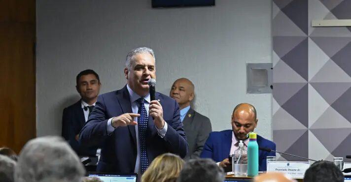 Relator da CPMI do INSS comenta homenagem a Lula: ‘Exaltação à corrupção’